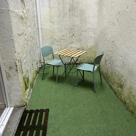 En Bord De Sevre Apartment Niort Exterior photo